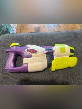 Vintage Hasbro Super Soaker Max Infusion Helix Water Gun Purple and Green
